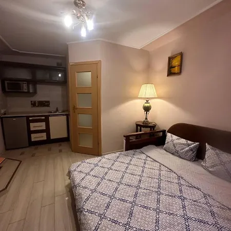 アパート у львові біля залізничного вокзалу на вулиці марка вовчка 8 リヴィウ