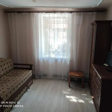 アパート у львові біля залізничного вокзалу на вулиці марка вовчка 8 リヴィウ