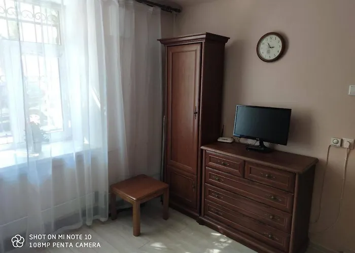 у львові біля залізничного вокзалу на вулиці марка вовчка 8 * Lwów