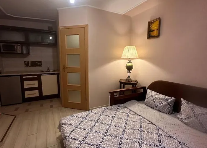 у львові біля залізничного вокзалу на вулиці марка вовчка 8 Apartament *