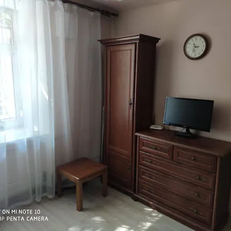 у львові біля залізничного вокзалу на вулиці марка вовчка 8 * Lviv